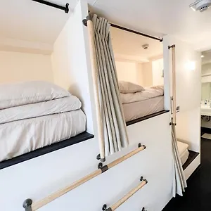 https://ultra-hostel.hotels-osaka.net